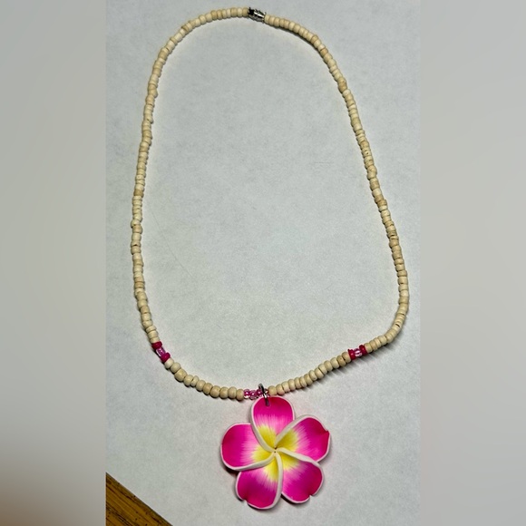 Beautiful Plumeria Necklace - Picture 3 of 4